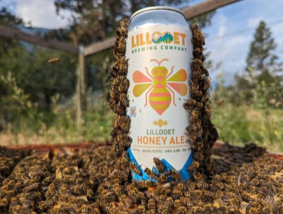 honey ale can with bees